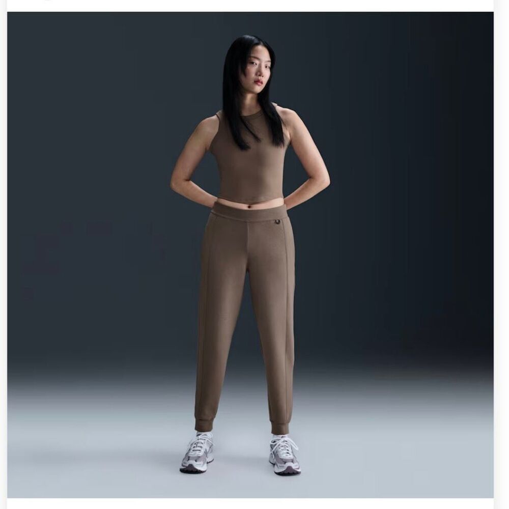 NWT Nike Brown Jogger 24/7 Soft with Pockets (w1)